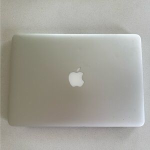 Apple MacBook Pro 13" – macOS 11.7.10 (Used)